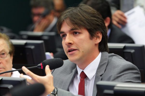 De malas prontas para o PPS, Pedro promete levar nomes de peso ao partido, dentre eles, o vice de JP